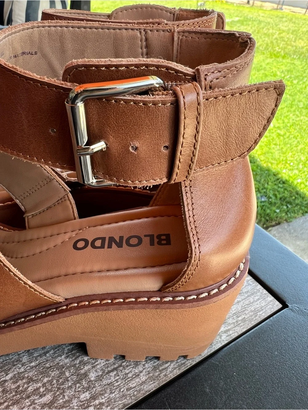 Blondo Hayslee Cognac Leather Water-Resistant Chunky Lug Wedge Sandals Size 7.5